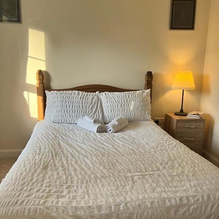 Cosy Double Room With Private Bathroom Homestay Caldecote Eksteriør bilde