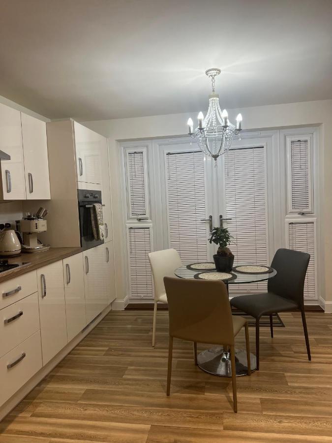 Cosy Double Room With Private Bathroom Homestay Caldecote Eksteriør bilde