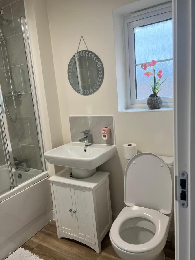 Cosy Double Room With Private Bathroom Homestay Caldecote Eksteriør bilde