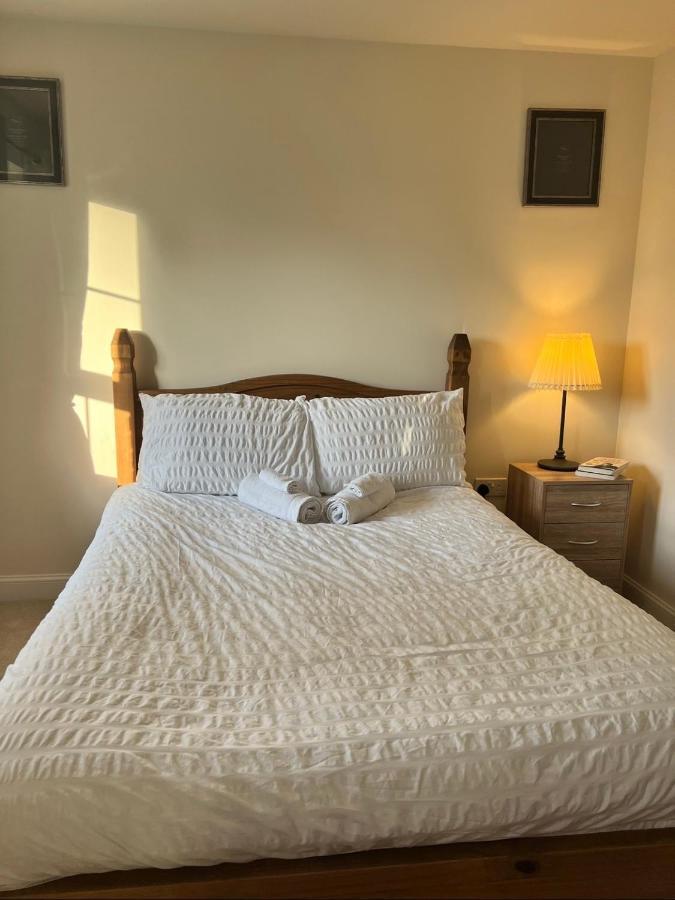 Cosy Double Room With Private Bathroom Homestay Caldecote Eksteriør bilde